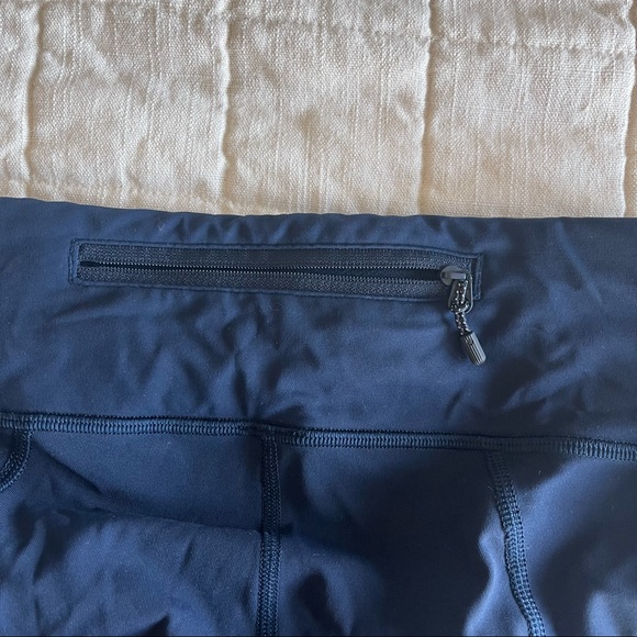 Lululemon leggings with pockets - Picture 4 of 6